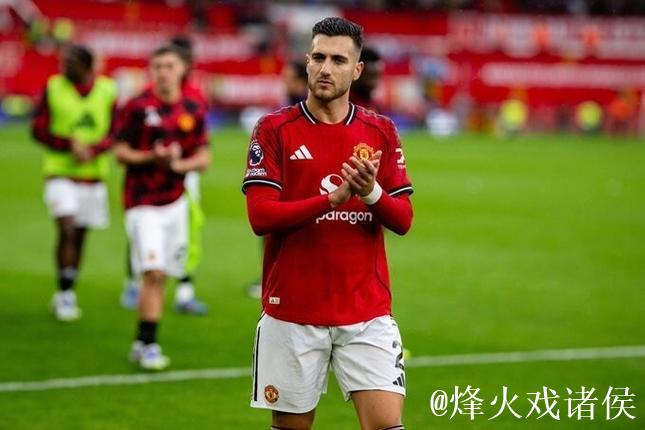 曼晚：曼联教练组单独指导达洛特，提升其进攻站位